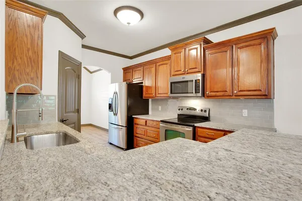 $345,500 | 2111 Renaissance Drive, Denison, TX 75020
