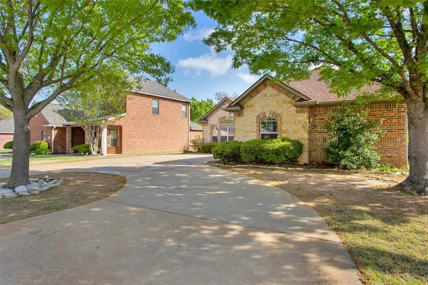 $345,500 | 2111 Renaissance Drive, Denison, TX 75020
