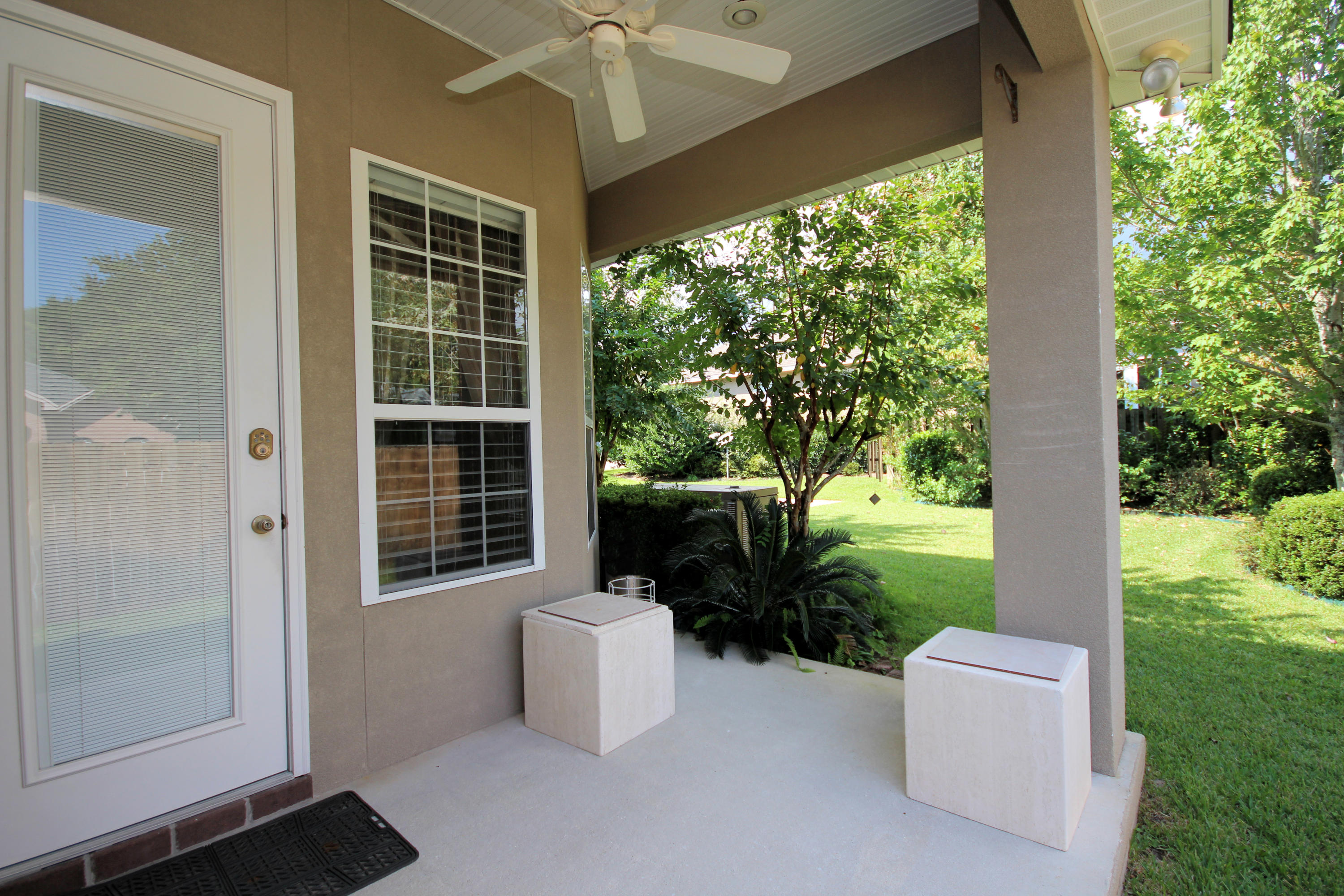 1055 Roxanna Road Fort Walton Beach, FL 32547 - Photo 54 of 62 1055RoxannaYPatio1