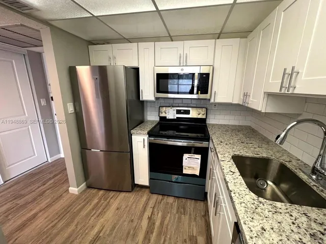 $1,800 | 210 172nd Street, Unit 234, Sunny Isles Beach, FL 33160