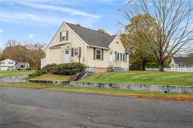 $419,900 | 4022 Diamond Hill Road, Cumberland, RI 02864