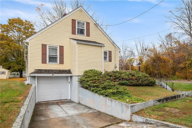 $419,900 | 4022 Diamond Hill Road, Cumberland, RI 02864