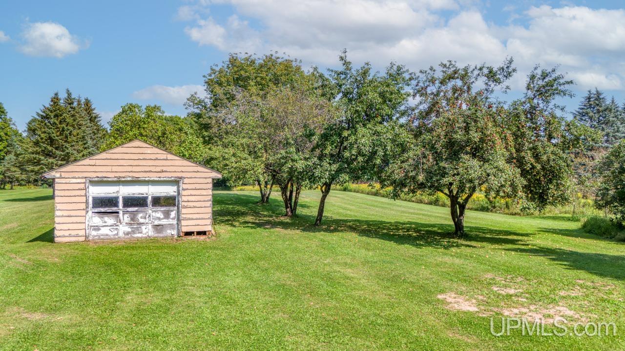 4994 Co Road Gladstone, MI 49837 - Photo 10 of 16