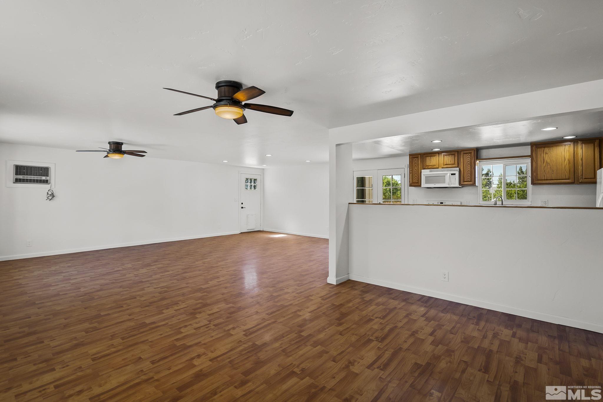 9385 Gremlin Way Reno, NV 89506 - Photo 3 of 18 Photo 3