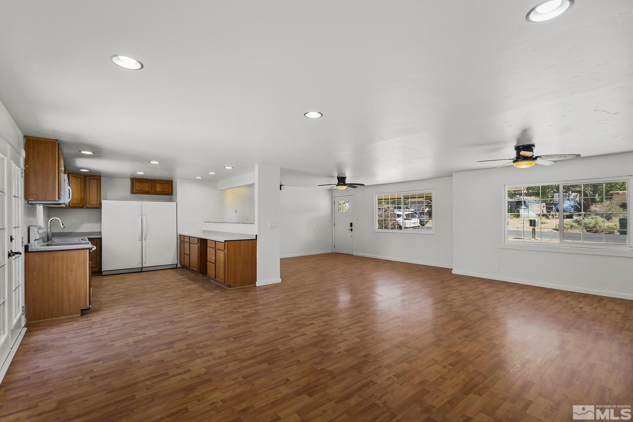 9385 Gremlin Way Reno, NV 89506 - Photo 6 of 18 Photo 6
