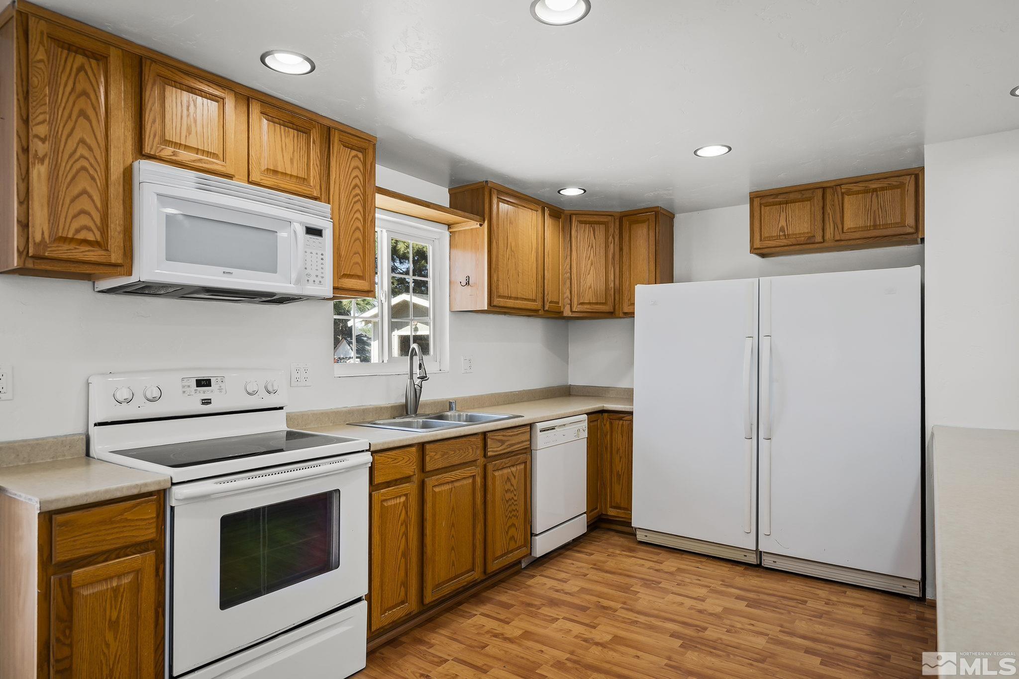 9385 Gremlin Way Reno, NV 89506 - Photo 8 of 18 Photo 8