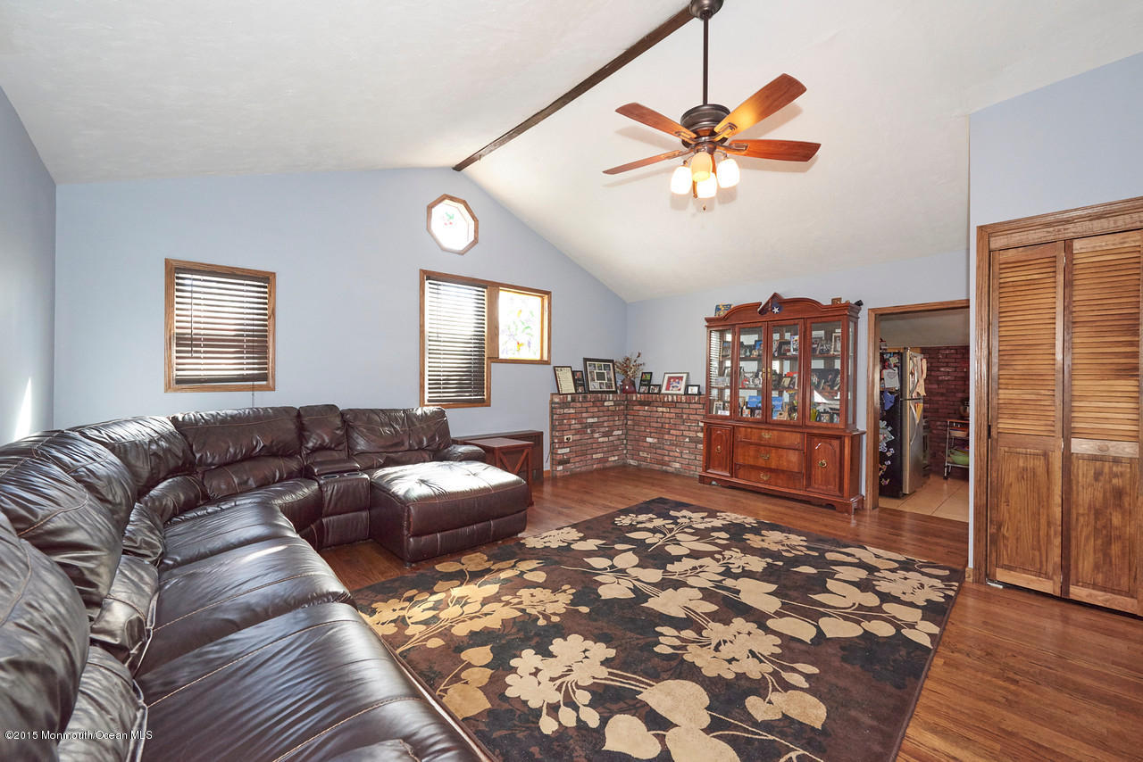 215 Lloyd Road Aberdeen, NJ 07747 - Photo 8 of 23 BAP_7675-X2