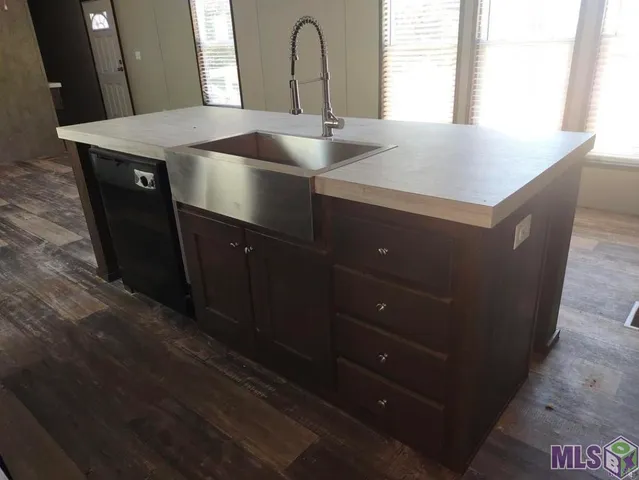 $1,800 | 18884 Scivicque Lane, Denham Springs, LA 70726