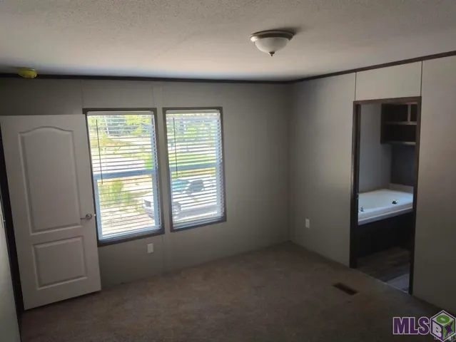 $1,800 | 18884 Scivicque Lane, Denham Springs, LA 70726