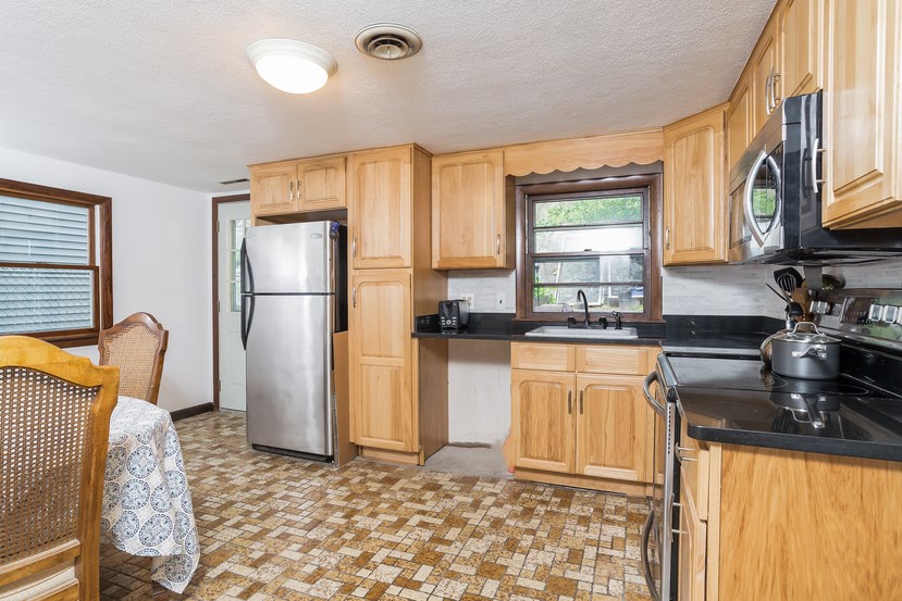 54 Indian Road Waltham, MA 02451 - Photo 4 of 18 Gallery Image 4