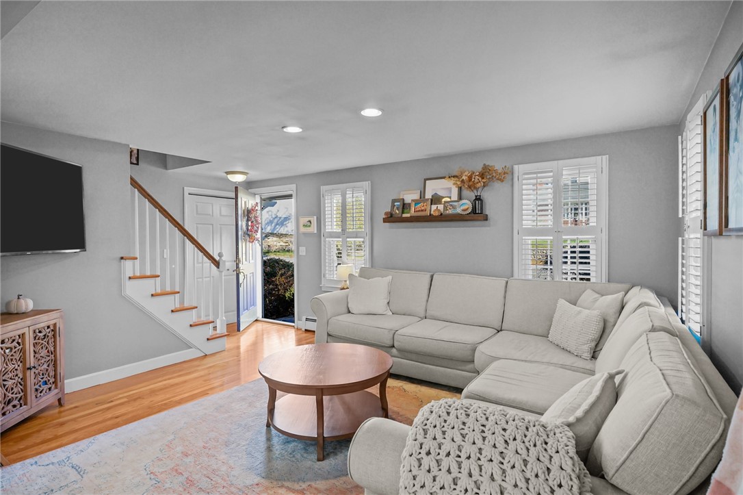 38 Angela Avenue Cranston, RI 02921 - Photo 15 of 49