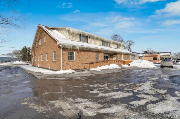 $650,000 | 3083 William Street, Cheektowaga, NY 14227