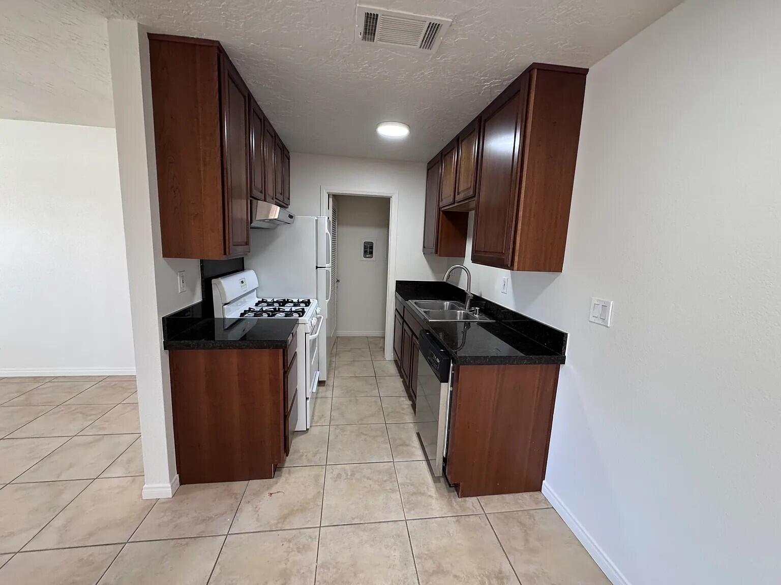 45451 Deep Canyon Road, Unit 2 Palm Desert, CA 92260 - Photo 10 of 24 09