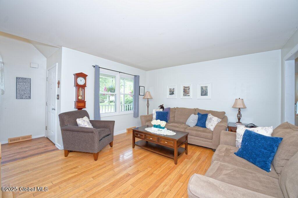 31 Dunwoodie Road Bethlehem, NY 12077 - Photo 14 of 58 012-1 Livingroom 3_m