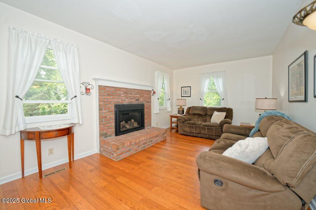 31 Dunwoodie Road Bethlehem, NY 12077 - Photo 17 of 58 026-4 Familyroom 2_m