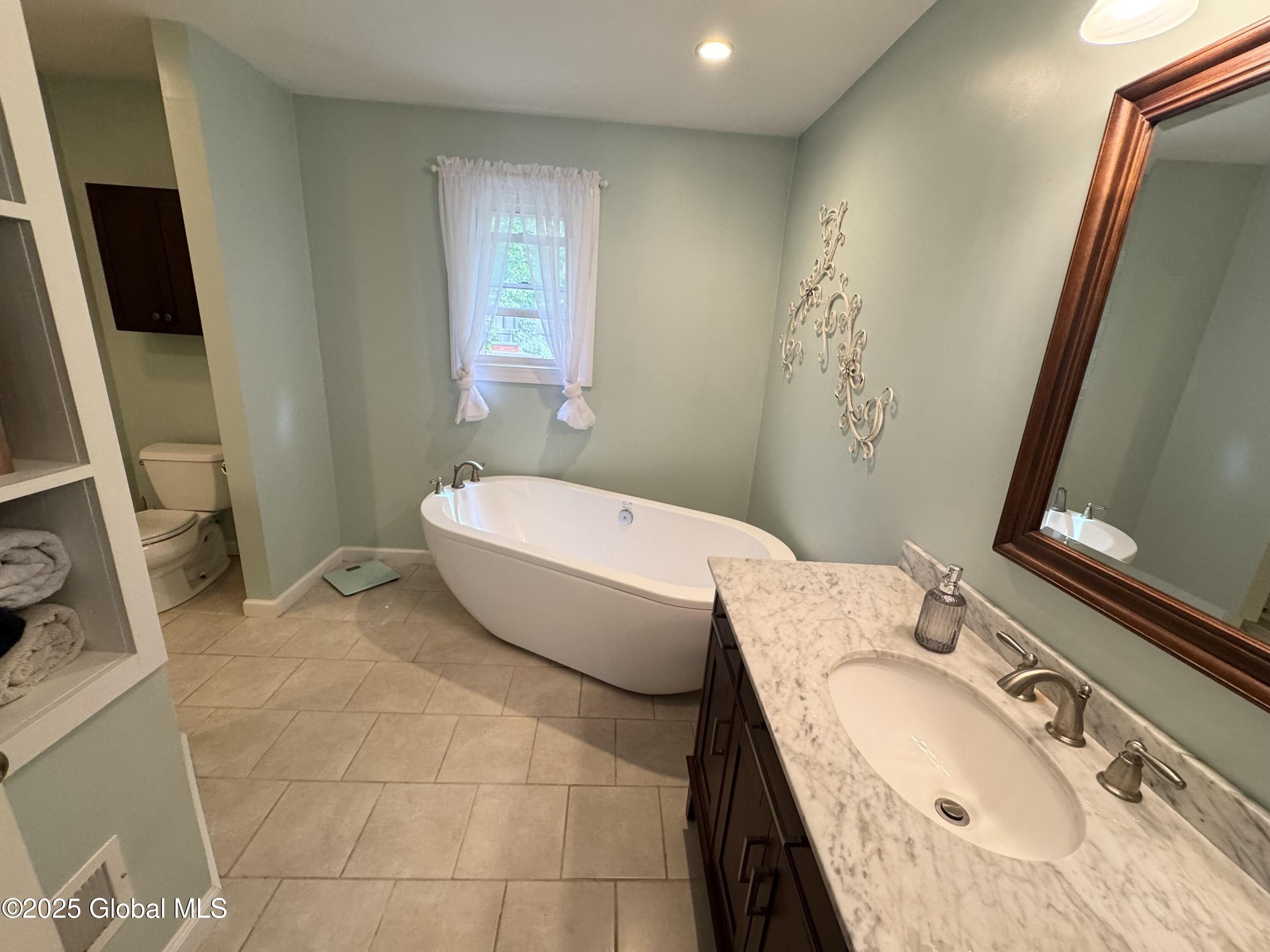 31 Dunwoodie Road Bethlehem, NY 12077 - Photo 22 of 58 IMG_9662