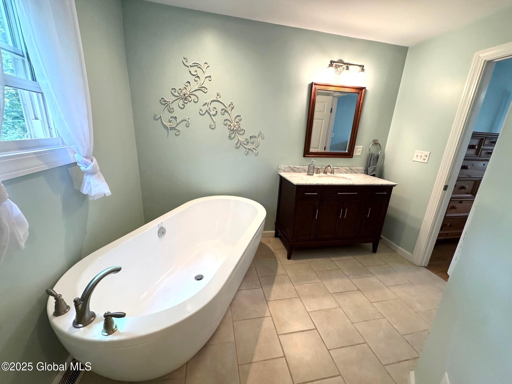 31 Dunwoodie Road Bethlehem, NY 12077 - Photo 24 of 58 IMG_9665