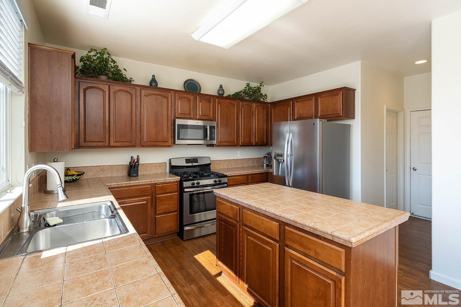1180 Silver Crest Circle Reno, NV 89523 - Photo 5 of 34 Photo 5