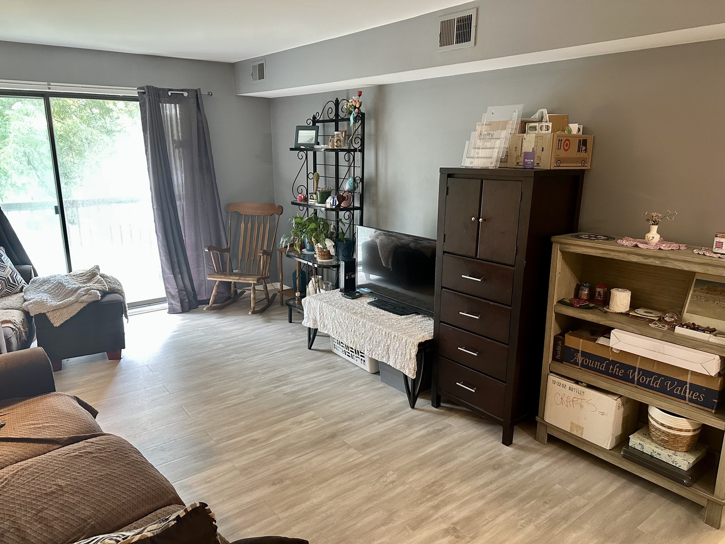 820 Elder Road, Unit C315 Homewood, IL 60430 - Photo 6 of 18 a bedroom with furniture and a window