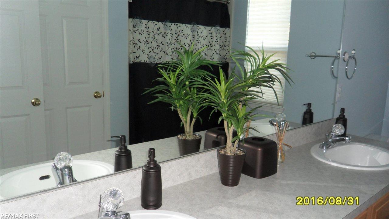 2531 Empire Court Rochester, MI 48309 - Photo 23 of 39 31306214-24.JPG
