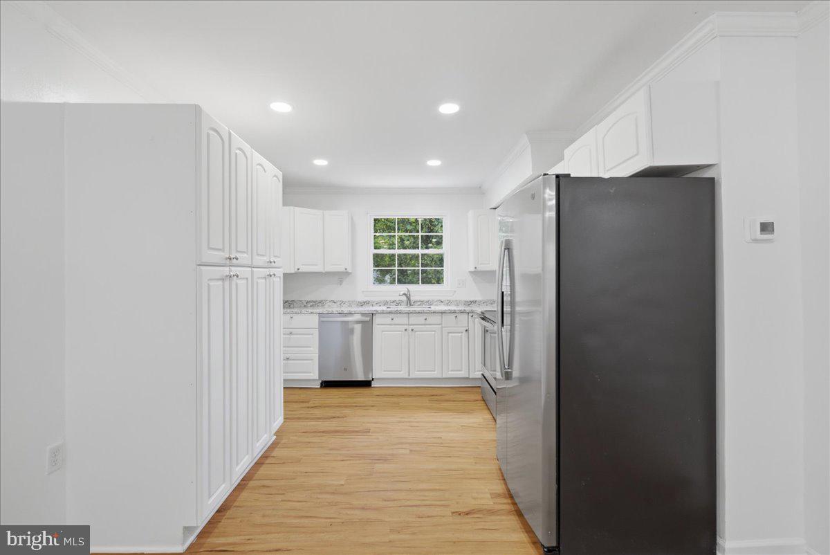 10598 Reed's Landing Circle Burke, VA 22015 - Photo 11 of 37