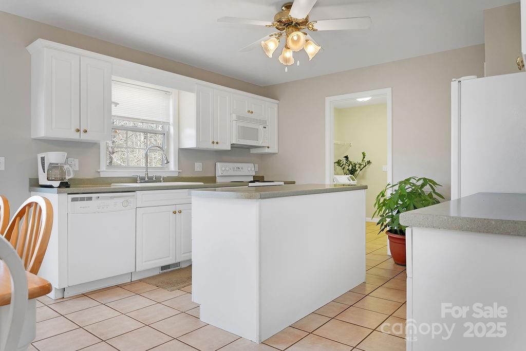 43 Redden Road Hendersonville, NC 28739 - Photo 12 of 29