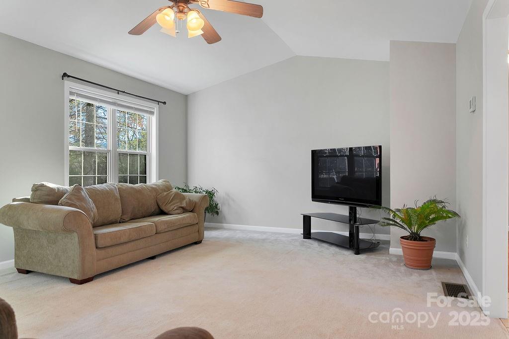 43 Redden Road Hendersonville, NC 28739 - Photo 7 of 29