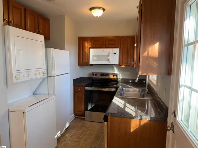 $194,900 | 27 Ruby Bay Lane, Simpsonville, SC 29681