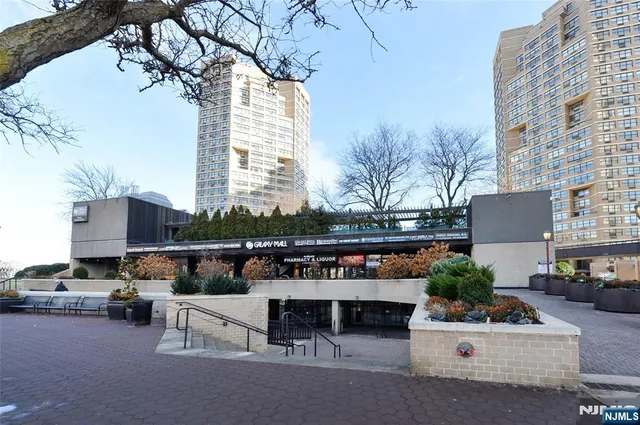 $299,000 | 7002 Boulevard East, Unit 21B, Guttenberg, NJ 07093