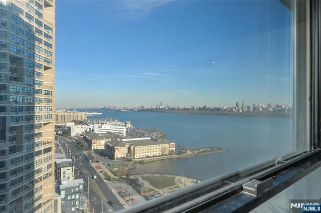 $299,000 | 7002 Boulevard East, Unit 21B, Guttenberg, NJ 07093