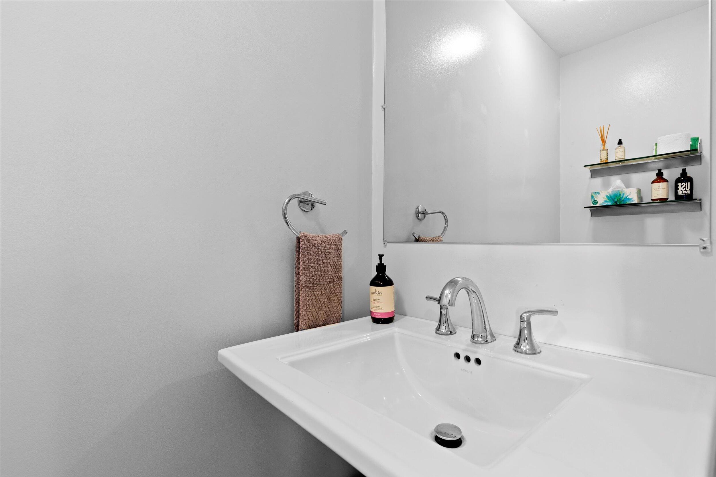 22 Alewive Farms Road Kennebunk, ME 04043 - Photo 21 of 51 1ST FLOOR HALF BATH