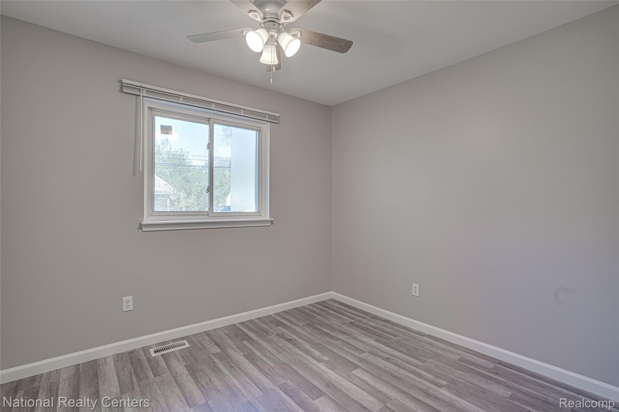 25406 Peter Kaltz Road Warren, MI 48091 - Photo 15 of 19 25406PeterKaltzWarrenMI-3.jpg