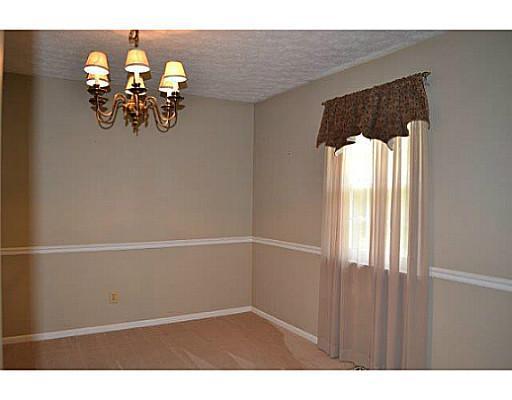 4305 Kay Avenue Springfield, OH 45502 - Photo 3 of 25