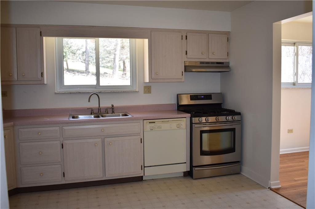 659 Ann Roberts Road Ligonier, PA 15658 - Photo 4 of 21 Nice kitchen!