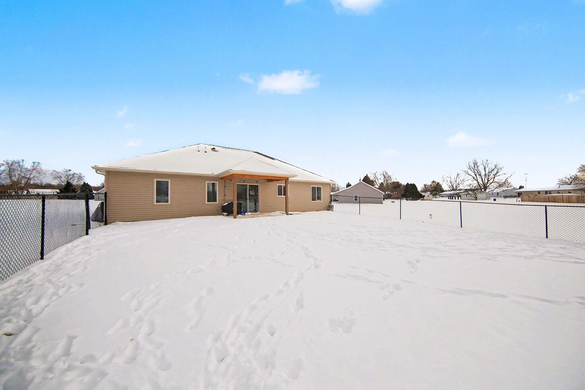 4729 Basin Street Adrian, MI 49221 - Photo 17 of 19 017_file_2879