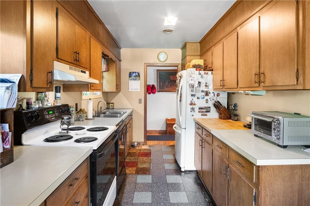 201 Chase Hill Road Hopkinton, RI 02804 - Photo 23 of 38 Gallery Image 23
