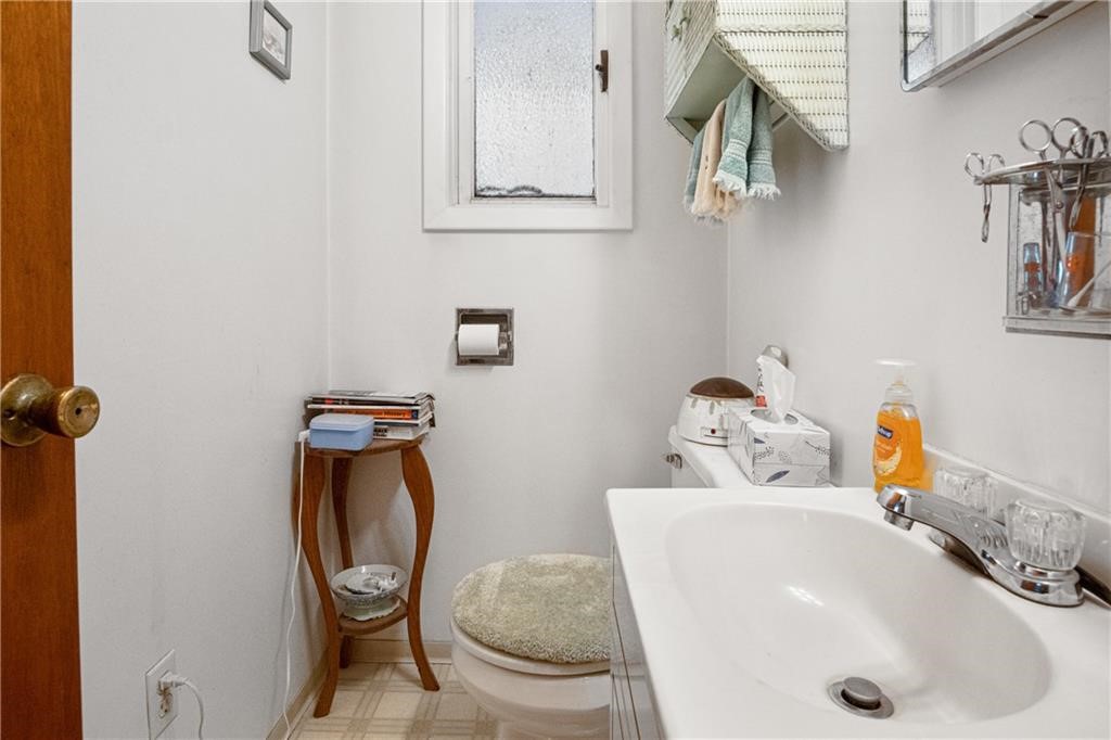 201 Chase Hill Road Hopkinton, RI 02804 - Photo 35 of 38 Gallery Image 35
