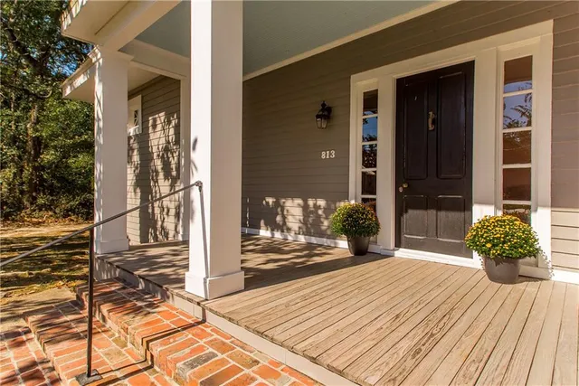 $1,100,000 | 813 South Jahncke Avenue, Covington, LA 70433