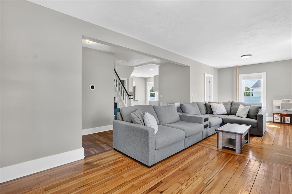 7 Maple Street Ludlow, MA 01056 - Photo 8 of 37