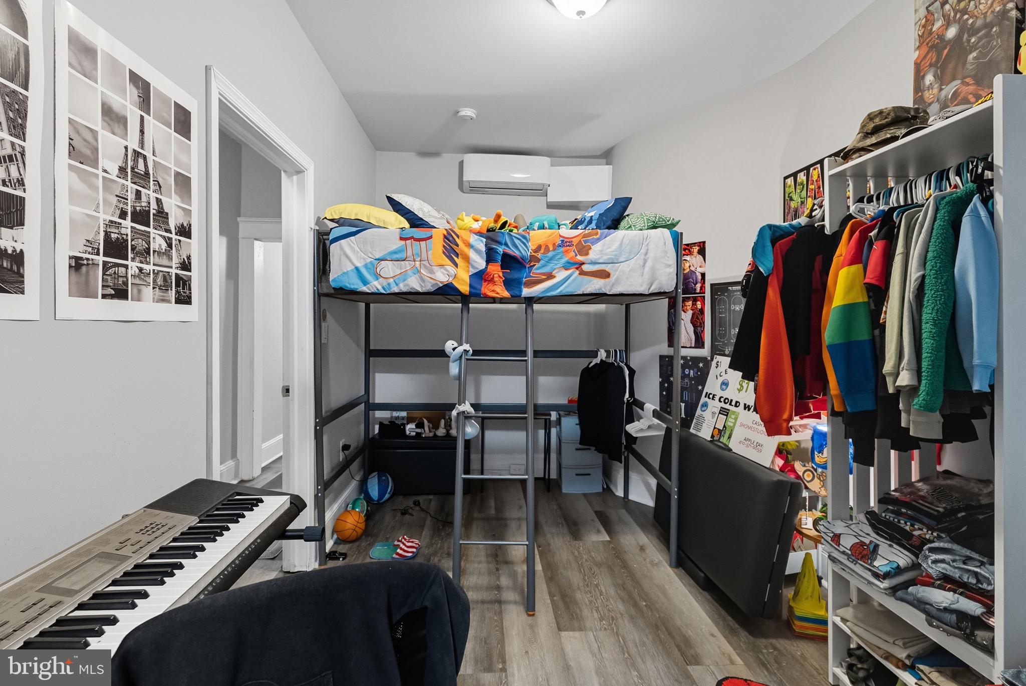 604 East 33rd Street Baltimore, MD 21218 - Photo 12 of 22 a view of a chairs and tables in a room