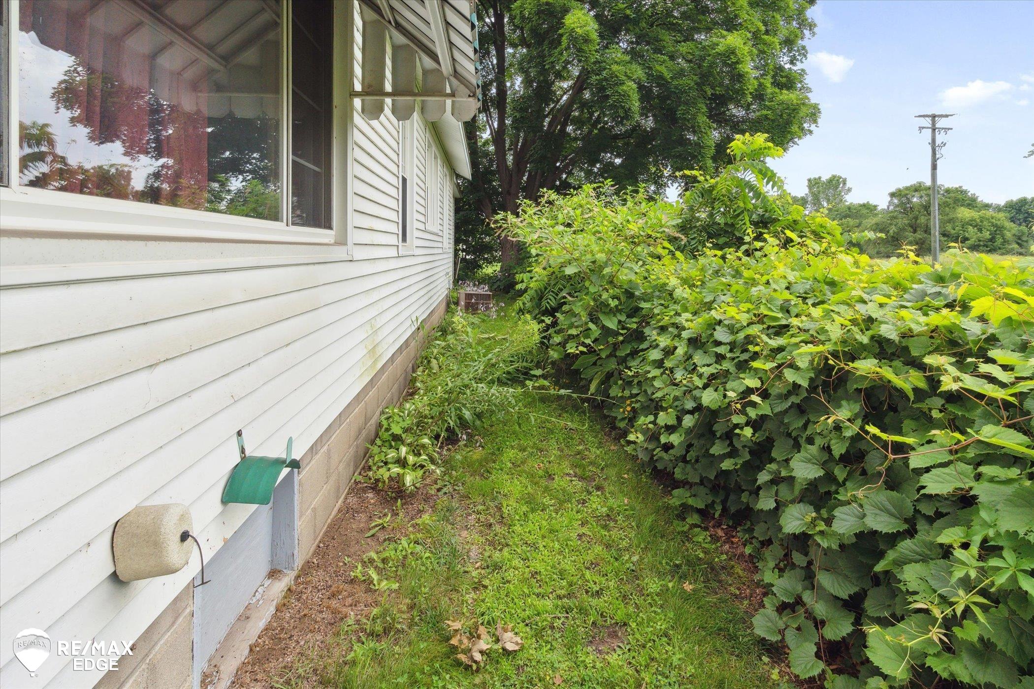 3446 Davison Road Lapeer, MI 48446 - Photo 40 of 43 50148390-dbc1ba5c-67ea-4231-bae7-788fcc831ef6.JPG