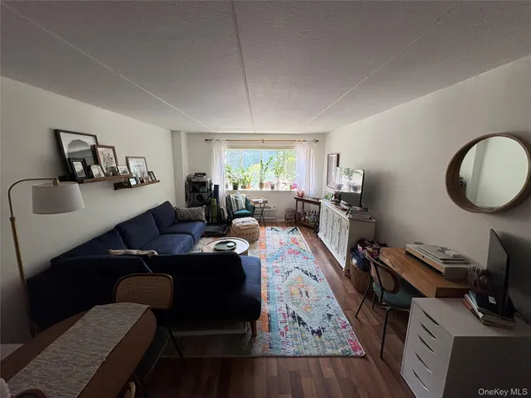 $375,000 | 412 Benedict Avenue, Unit 1E, Tarrytown, NY 10591