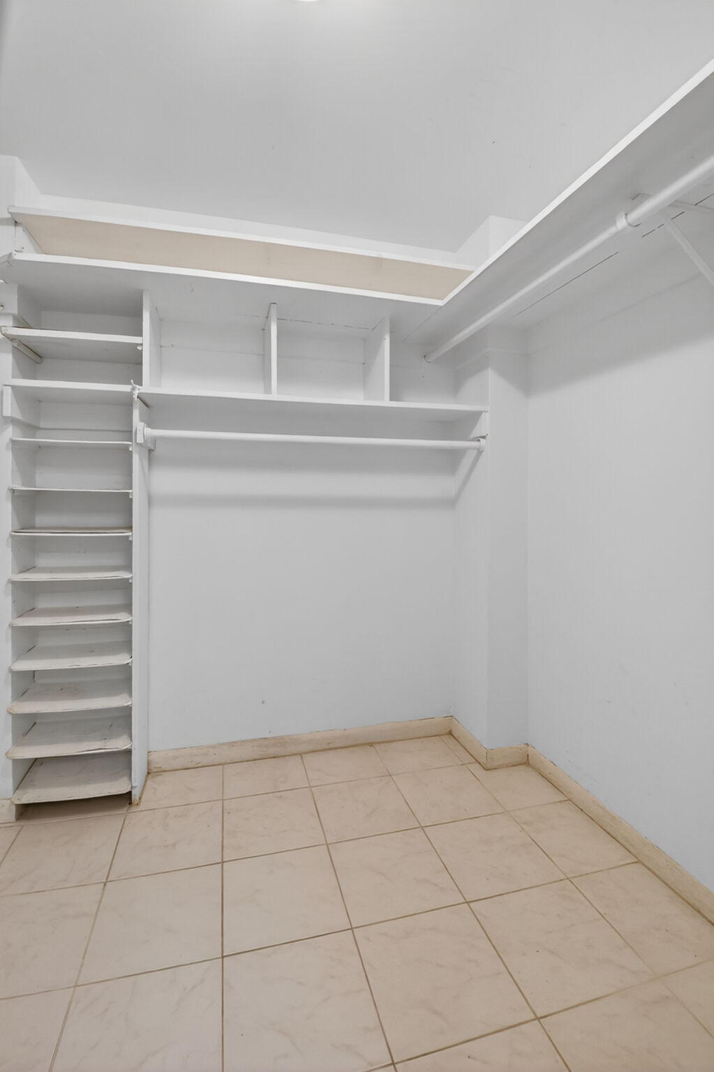 3570 South Ocean Boulevard, Unit 508 South Palm Beach, FL 33480 - Photo 25 of 47 28-web-or-mls-DSC_0876