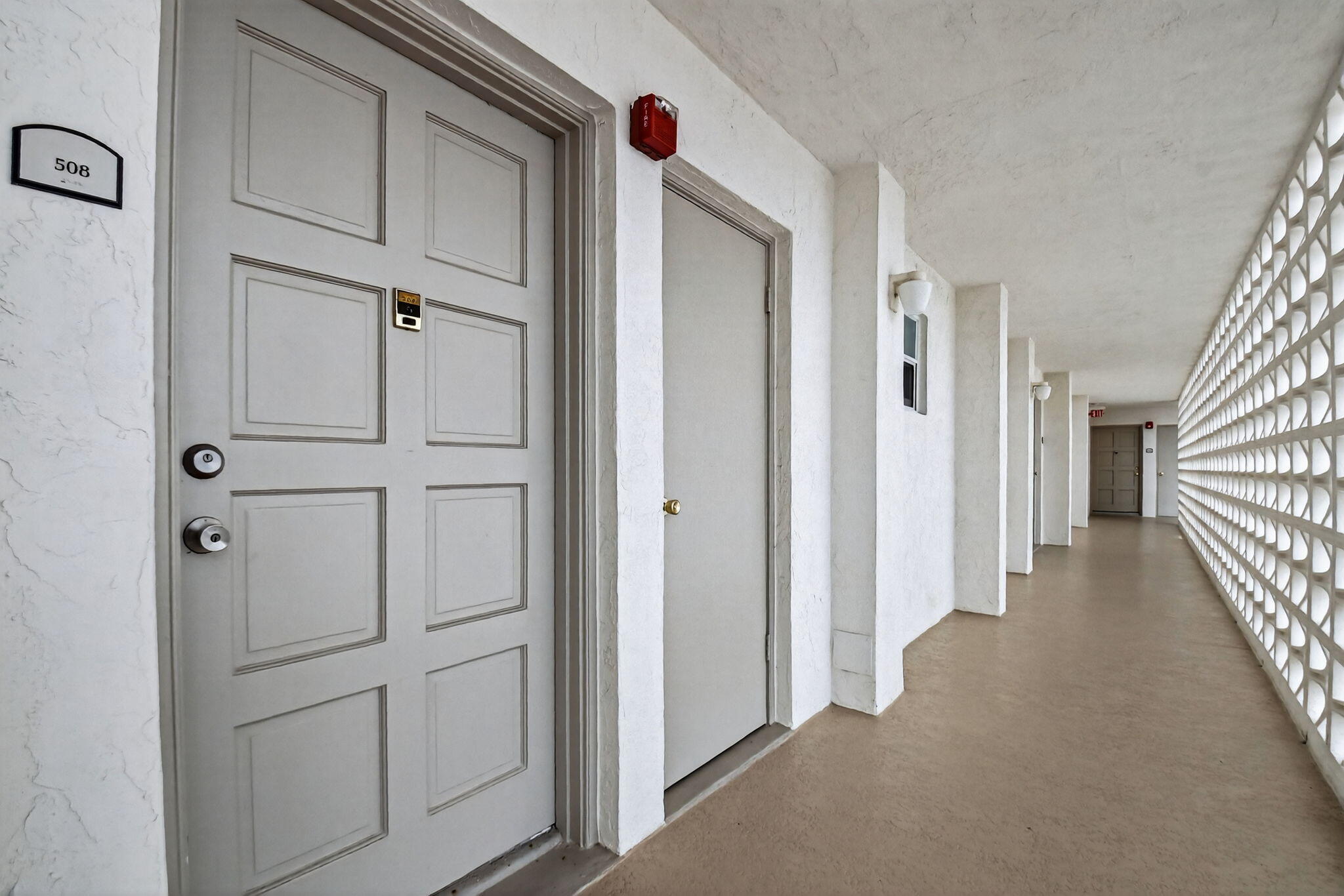 3570 South Ocean Boulevard, Unit 508 South Palm Beach, FL 33480 - Photo 5 of 47 1-web-or-mls-DSC_0734