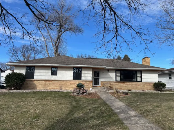 $265,000 | 306 East 2nd Street, Minneota, MN 56264