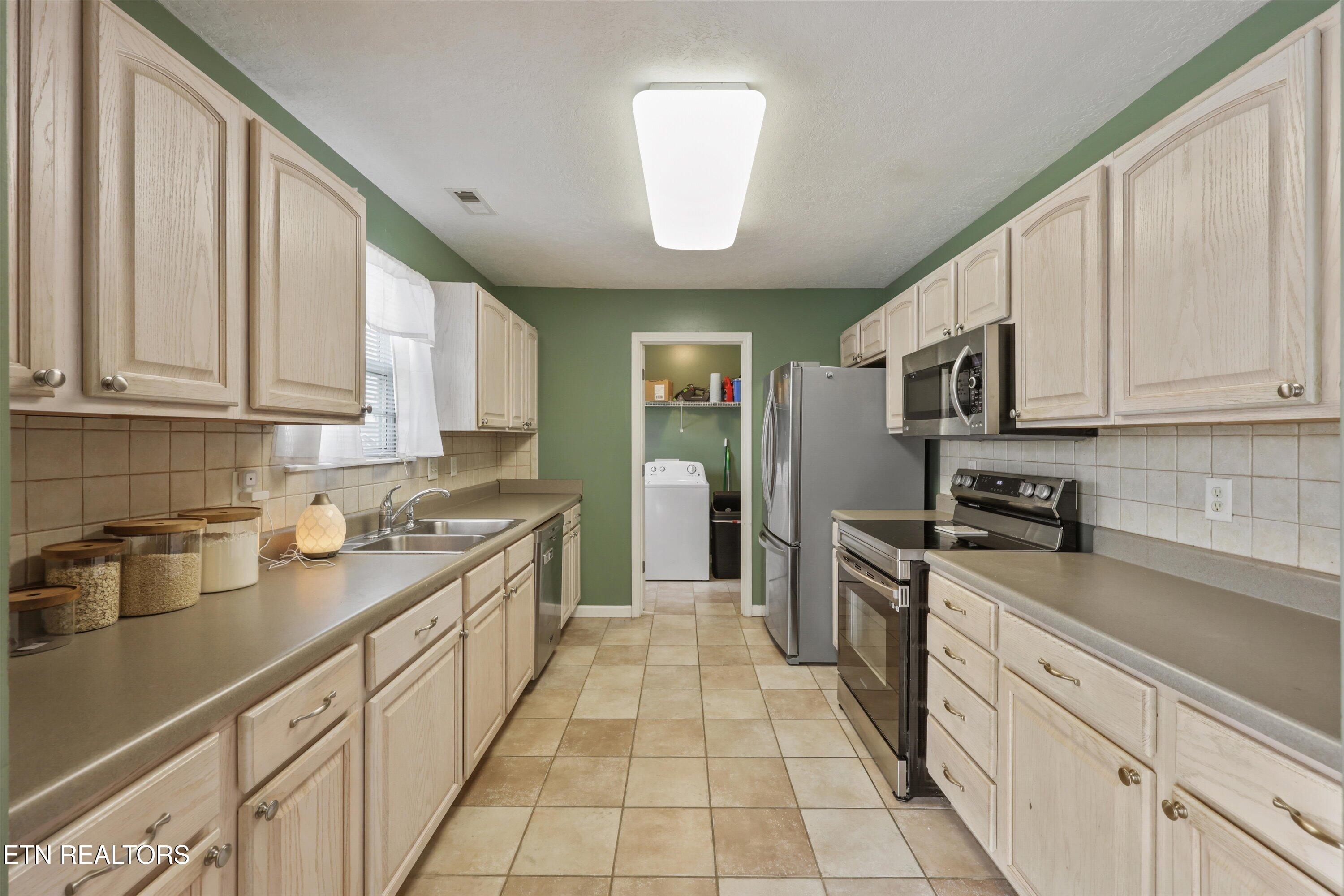 297 Booker Road Maynardville, TN 37807 - Photo 12 of 29 13-297 Booker Rd08