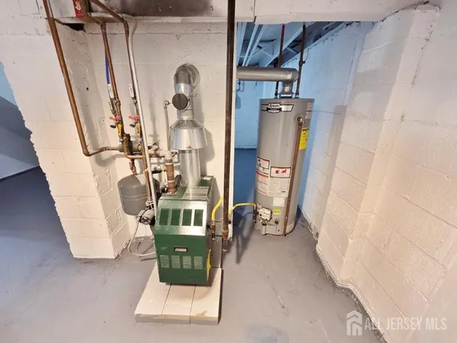 a view of living room washer and dryer