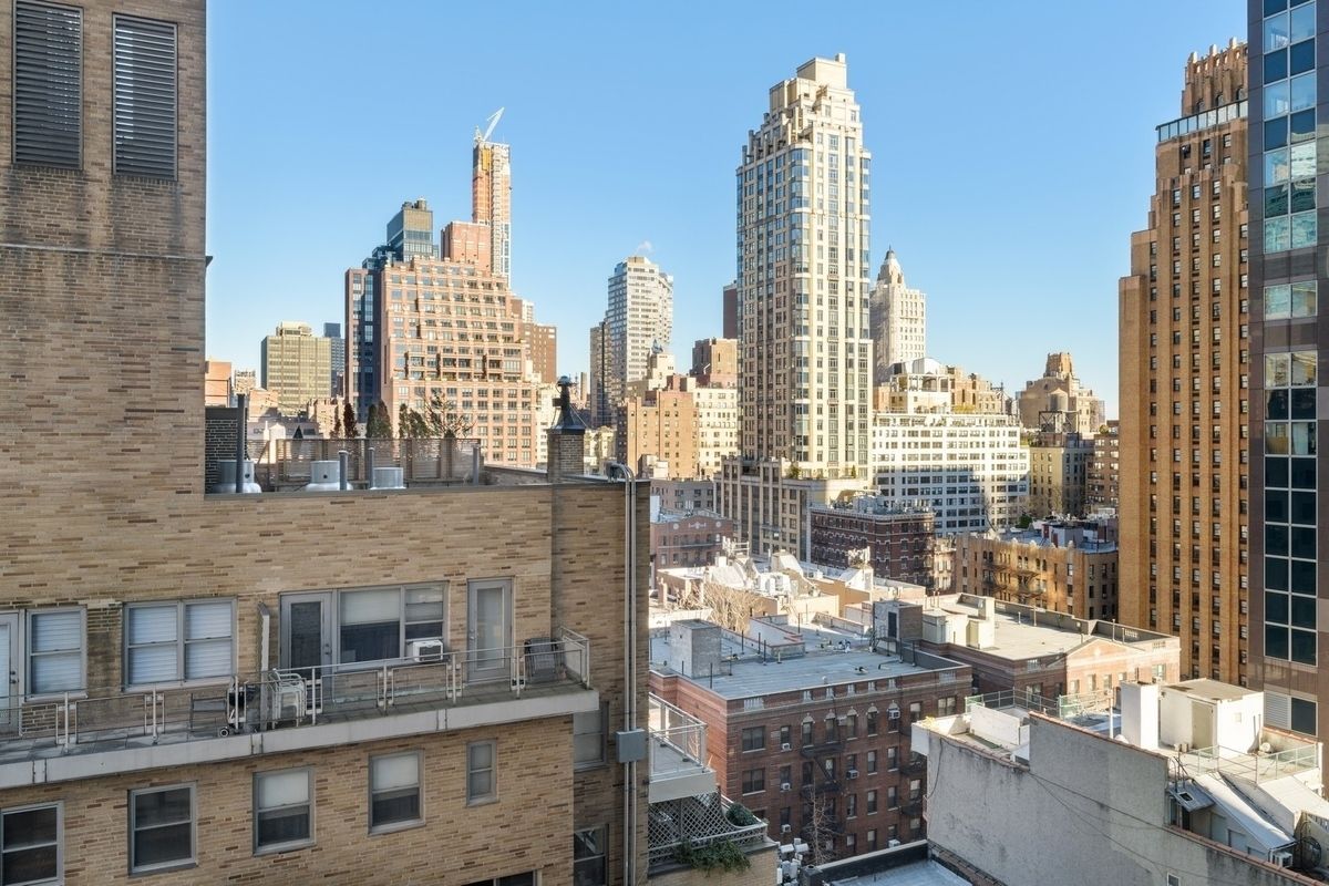 100 United Nations Plaza, Unit 11F Manhattan, NY 10017 - Photo 2 of 9