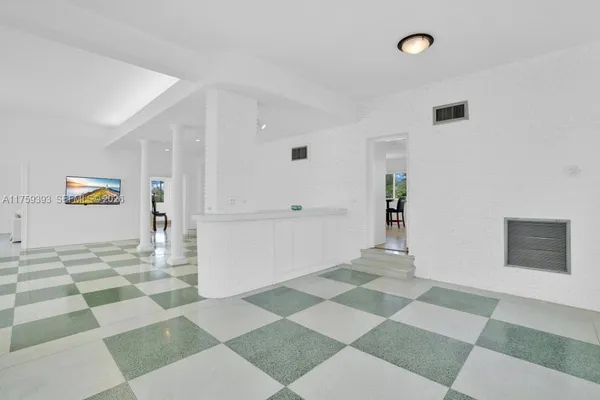 $4,499,999 | 5861 La Gorce Drive, Miami Beach, FL 33140