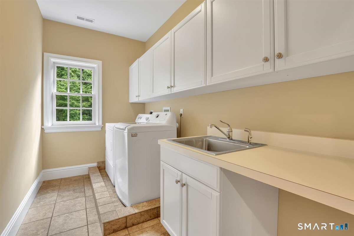 24 Red Fox Run Canton, CT 06019 - Photo 22 of 40 Laundry Room located on upper level